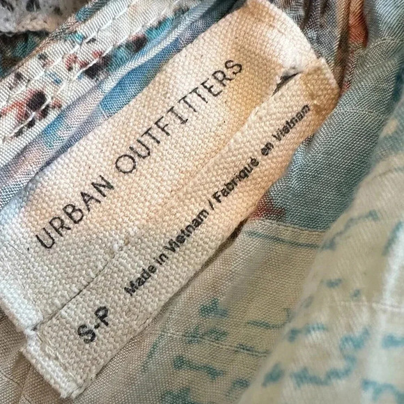 Urban Outfitters Travel Print Shorts Romper Open Tie Back Flowy Size Small Women - Picture 11 of 12